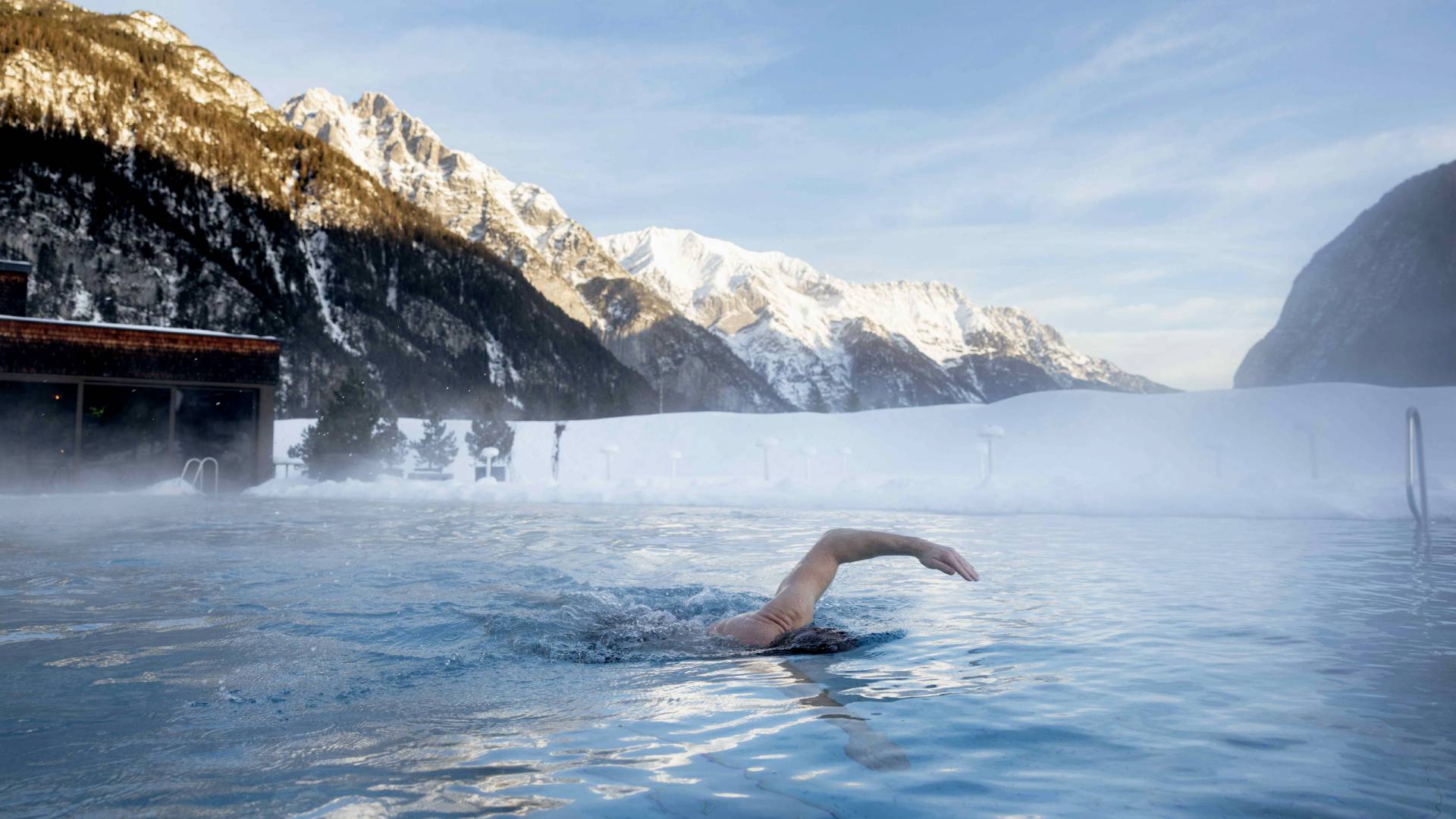 Morgendliche Schwimmrunde im angenehm warmen Wasser