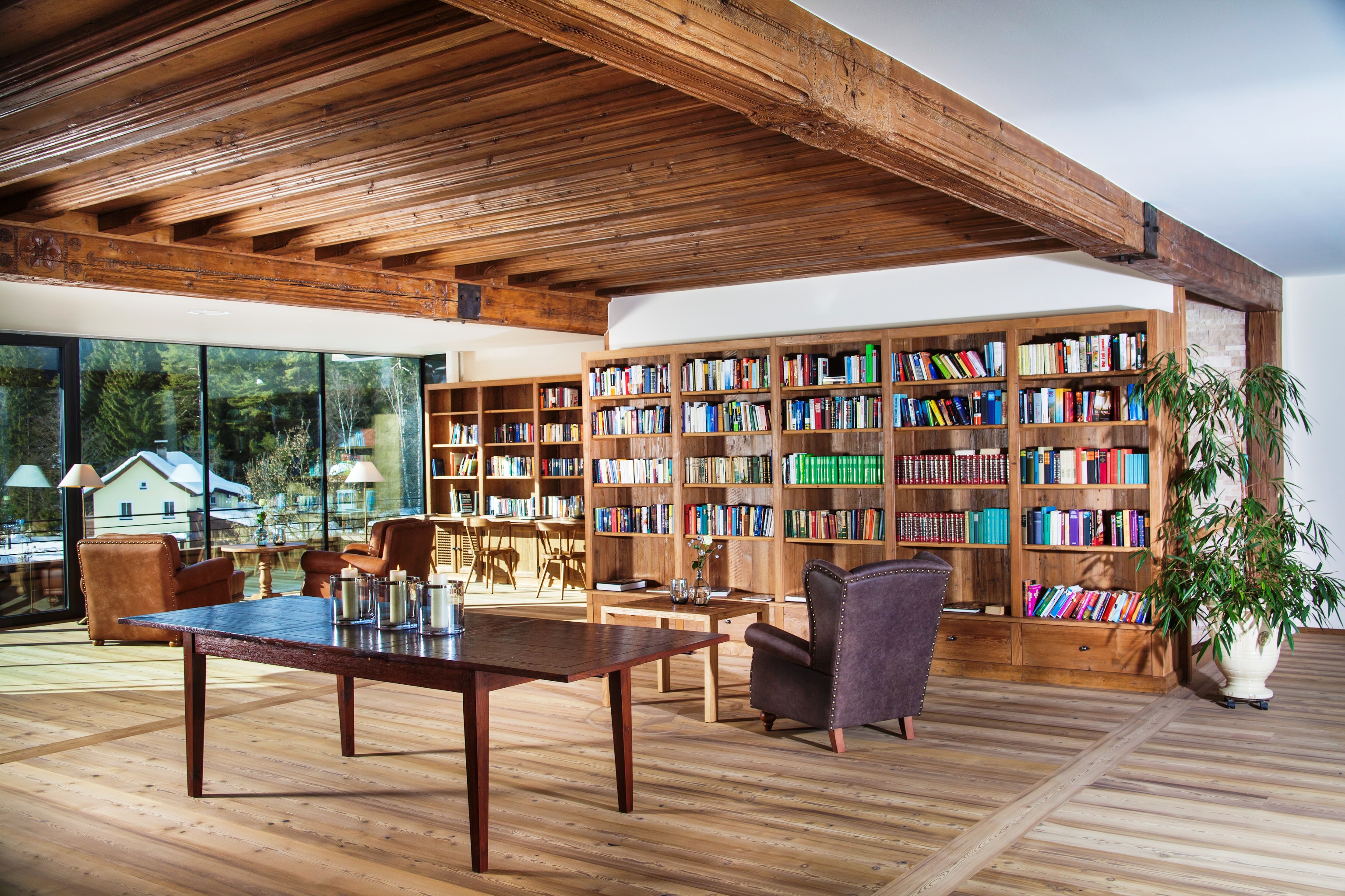 Die Bibliothek im Hotel Quellenhof Leutasch